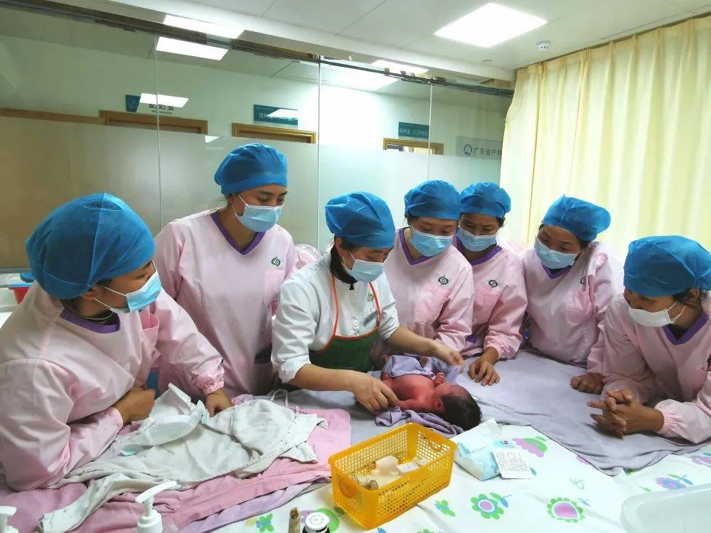 奇台县妇婴监护型护送